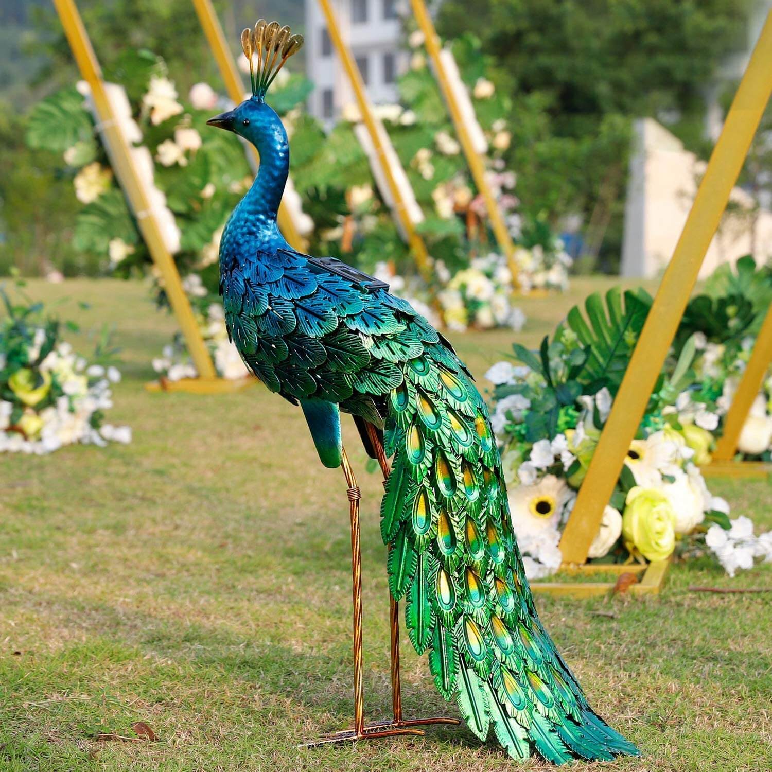 Outdoor Solar Peacock Statue Garden Décor Metal Yard Art
