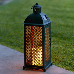 Lights4fun Outdoor Garden Solar Powered Black Metal Mesh Moroccan Candle Lantern